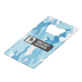 Light Blue Camouflage Polka Dot Pattern Kredietkaart Flessenopener (Voorkant Gekanteld)