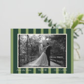 Light & Dark Green Thin Stripe Invitation (Debout devant)