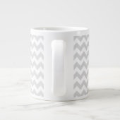 Light Grey White Chevron Black Quatrefoil Monogram Extra Grote Mok (Achterkant)