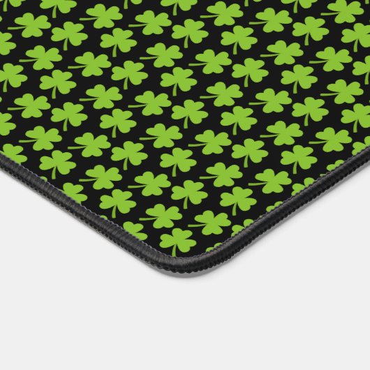 Light Shamrocks Black (Coin)