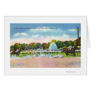 Ligne d'arrivée de voie de course de Saratoga vue