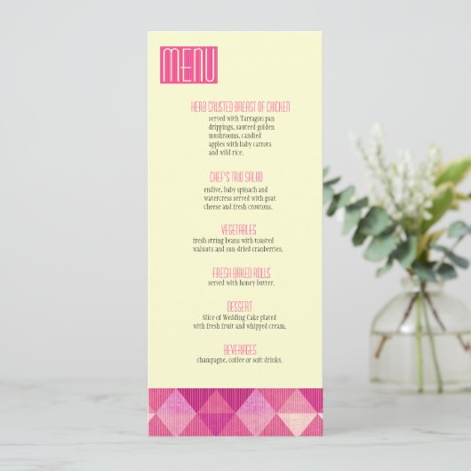 Lignes modernes épousant le fuschia de menu (Debout devant)