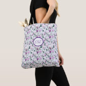 Lila bloemen canvas tas, monogrammen draagtas (Dichtbij)