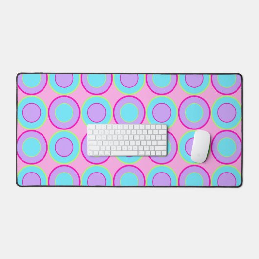 Lila en turquoise donuts met vulling op roze bureaumat (Keyboard & Muis)