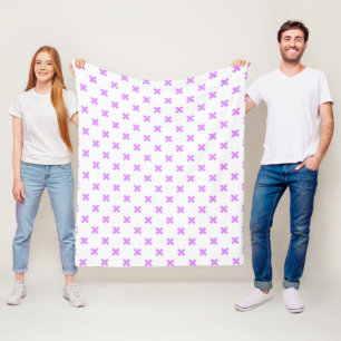 Lila kruisstiften op wit fleece deken