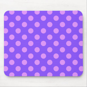 Lila polka-punten op de rand van de periwinkle muismat