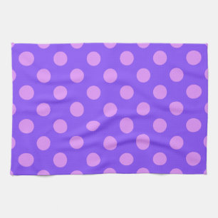 Lila polka-punten op de rand van de periwinkle theedoek