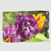 Lila tulpen op een zonnige dag golfhanddoek (Horizontaal)