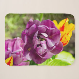 Lila tulpen op een zonnige dag sherpa deken