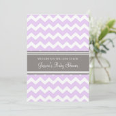 Lilac Grey Chevron Invitations Personnalisées De D (Debout devant)