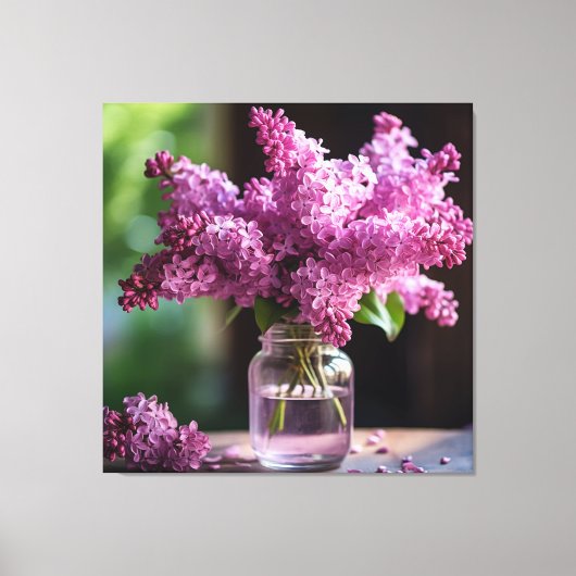 Lilacs in een glazen vaas met scherptediepte canvas afdruk (Voorkant)