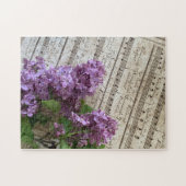Lilacs op oude muziek legpuzzel (Horizontaal)