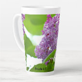 Lilacs Proverbes 3:7 Latte Mug (Angle gauche)