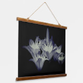 Lily bloemen in zwart-wit hangend wandkleed (Gebogen)