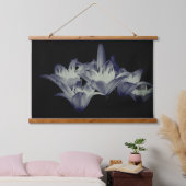 Lily bloemen in zwart-wit hangend wandkleed (Slaapkamer)