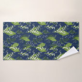 Lily de l'Arrière - plan bleu foncé de la vallée (Serviette de bain)
