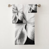 Lily met zwarte en witte bloem bad handdoek (Insitu)
