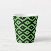 Lime green and black diamond pattern latte mok (Voorkant)