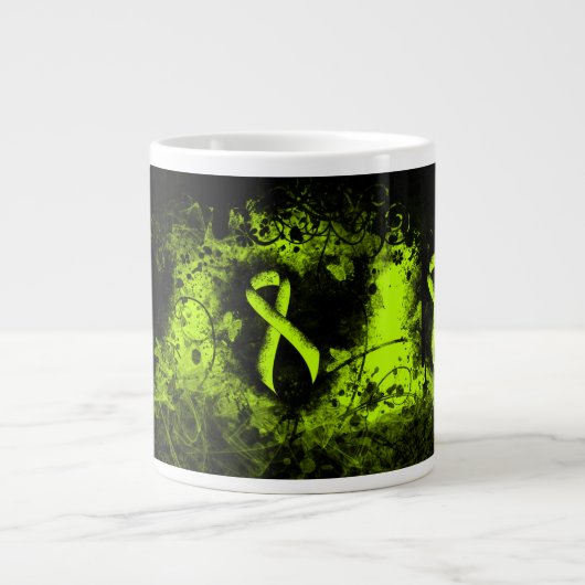 Lime Green Awareness Ribbon Grunge Heart Extra Grote Mok (Voorkant)