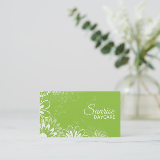 Lime Green en White Floral Daycare Visitekaartje (Staand voorkant)