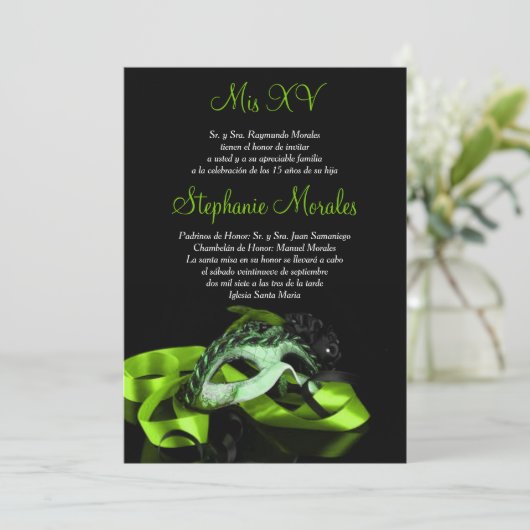 Lime Green Masquerade Quinceanera Uitnodiging (Staand voorkant)