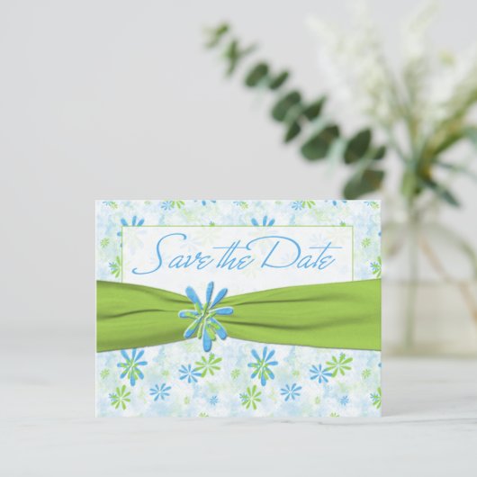 Lime Vert et Flore Bleue Enregistrer la date Carte (Debout devant)