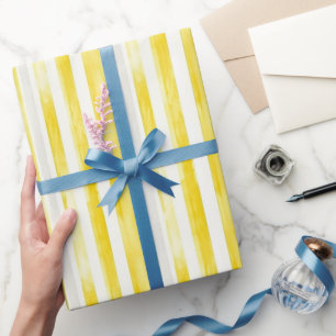 Limoengele witte strepen verjaardag cadeaupapier