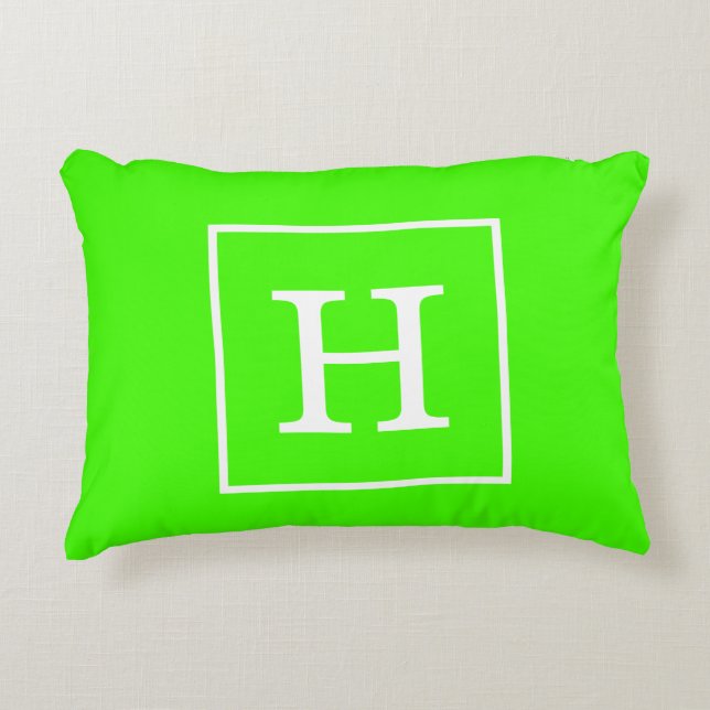Limoengroen Wit Omkaderd Initiaal Monogram Decoratief Kussen (Voorkant)