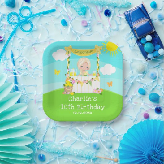 limonade stand verjaardag blond haar meisje papieren bordje (Feest)