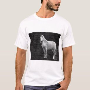 LIN10BW Stance.tif T-shirt