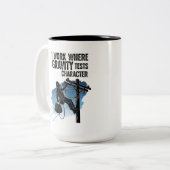 Lineman Quote Mug - I Work Where Gravity Tests  (Devant gauche)