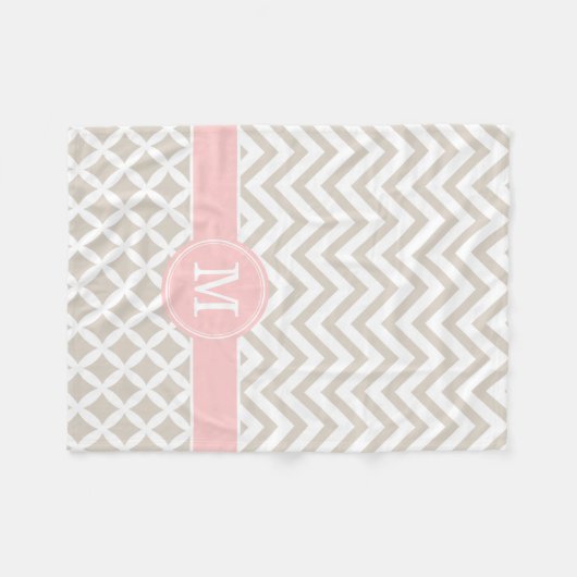 Linen Beige en Roze Chevron Custom Monogram Fleece Deken (Voorkant (Horizontaal))