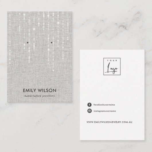 LINEN GRAY LIGHT STRINGS STUD EARRING DISPLAY VISITEKAARTJE (Voorkant / Achterkant)
