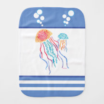 Linge de bébé de méduses