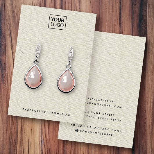 Linge de crème look oreille collier carte d'affich