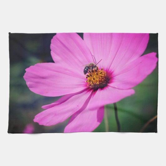 Linge De Cuisine Abeille De Miel Sur Fleur De Cosmos Rose (Horizontal)