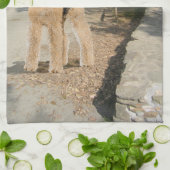 Linge De Cuisine Airedale dans la cour de la ferme (Plié)