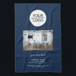 Linge De Cuisine Ajouter votre logo personnalisé Texte de compagnie<br><div class="desc">Ajoutez votre logo avec un texte personnalisé Société Photo Promotion Blue Kitchen Towel. Ajoutez votre photo,  votre logo et customisez le texte,  le nom de l'entreprise,  l'adresse et les coordonnées. Promotion d'entreprise ou don pour vos clients et partenaires d'affaires.</div>