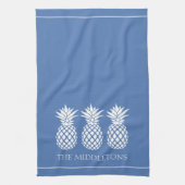 Linge De Cuisine Ananas blancs chic sur fond bleu (Vertical)