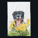 Linge De Cuisine Aquarelle de chien de Terrier de pitbull<br><div class="desc">Peinture d'aquarelle d'un chien américain noir mignon de terrier de pitbull avec un sourire énorme sur son visage. Elle s'assied dans un jardin avec les fleurs jaunes de lis. Grand cadeau pour des amoureux de les chiens.</div>