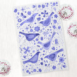Linge De Cuisine Aquarelle Fleur sauvage et ornithologique bleu bla<br><div class="desc">Oiseaux d'aquarelle modernes et contemporains et fleurs sauvages motif en bleu périwinkle sur un arrière - plan blanc. Art original de Nic Squirrell.</div>