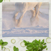 Linge De Cuisine Beau Cheval Blanc Galloping dans la neige (Plié)