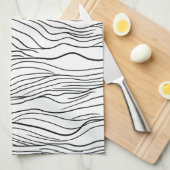 Linge De Cuisine Black and White Hand-Drawn Wavy Line Pattern (Quart Plié)