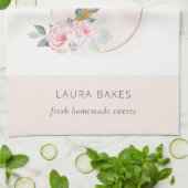 Linge De Cuisine Bois Whisk Blush Aquarelle Floral Chef Logo (Plié)