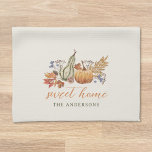 Linge De Cuisine Bouquet Citrouille d'automne Nom de famille<br><div class="desc">Serviettes de cuisine personnalisées pour la saison automnale avec citrouilles d'aquarelle festifs "sweet home" et feuillage d'automne avec nom de famille personnalisé.</div>