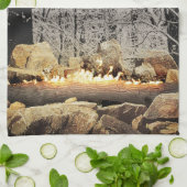 Linge De Cuisine Bûche de Yule en feu dans une forêt enneigée (Plié)