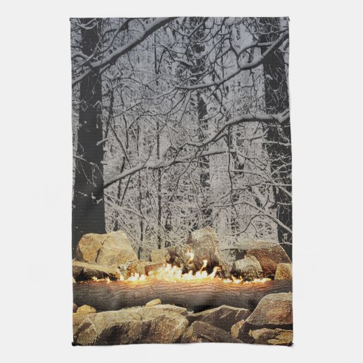 Linge De Cuisine Bûche de Yule en feu dans une forêt enneigée (Vertical)
