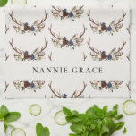 Linge De Cuisine Burgundy marine cerf aquarelle florale élégant Gra<br><div class="desc">Feuillage rustique, fleurs et bois de cerf maison personnalisent maman, papa, Gran, grand ensemble de serviettes cadeaux famille. Avec de belles aquarelles, des fleurs blanches, bordeaux, bleu marine et rose pâle, des bois de cerf, cet ensemble rustique moderne saura être classe dans votre maison et un grand rappel de votre...</div>