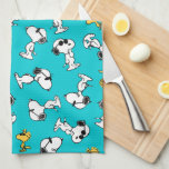 Linge De Cuisine cacahuètes | Snoopy & Lunettes de soleil Motif<br><div class="desc">Découvrez ce design amusant de cacahuètes avec Snoopy et Woodstock.</div>