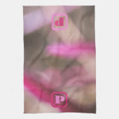 Linge De Cuisine Camo rose et taupe Abstrait Chic Monogrammé (Vertical)